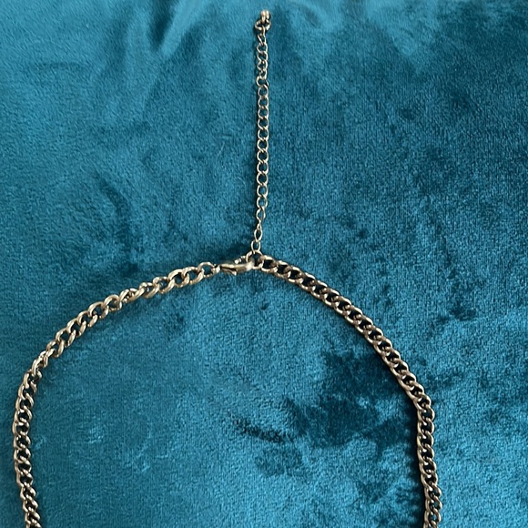 🎉SALE🎉CRYSTAL Statement Necklace - Picture 6 of 6